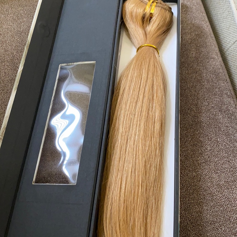 NEW Beyond the beauty 100% human hair clip extensions#18